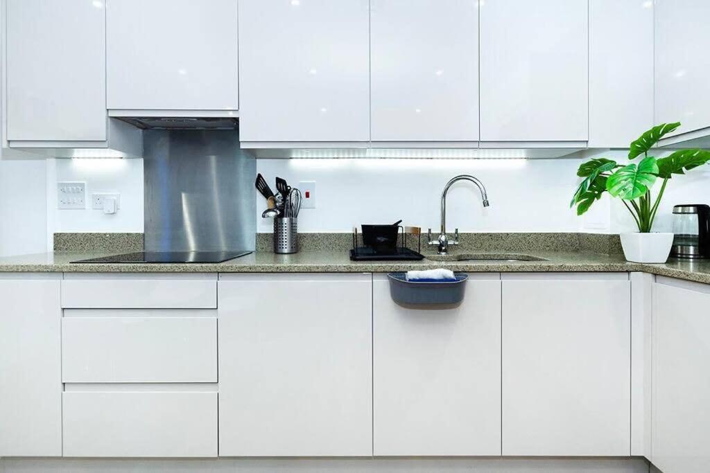 Stylish 2 Bedroom Flat In Wandsworth Appartamento *