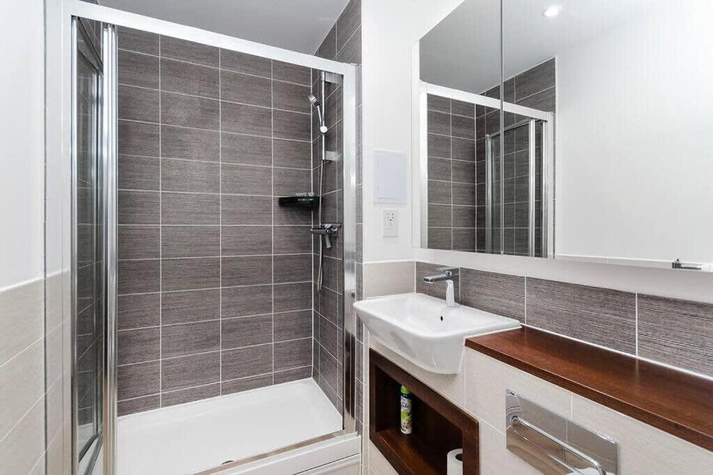 Stylish 2 Bedroom Flat In Wandsworth Londra