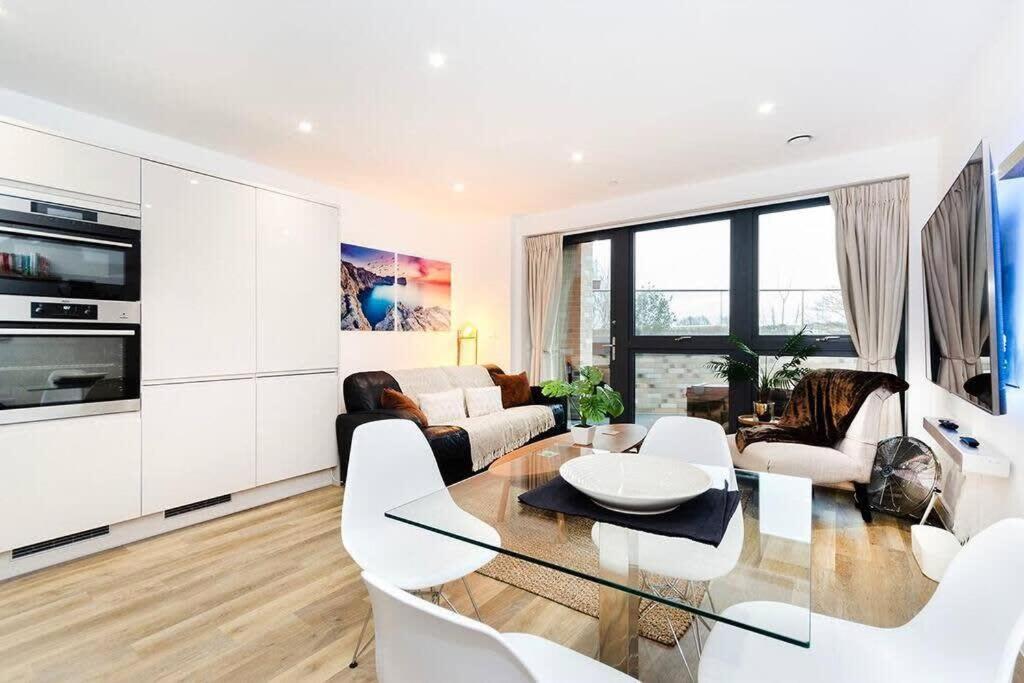 Stylish 2 Bedroom Flat In Wandsworth Appartamento